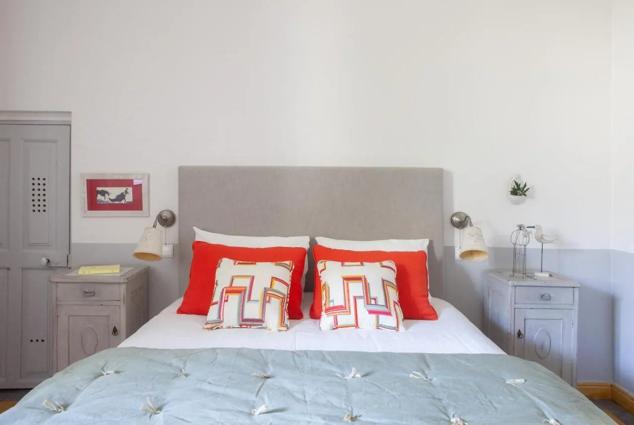 Hotel Blanche Fleur à Châteauneuf-de-Gadagne 0*,  France