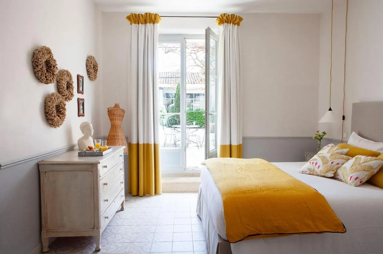 Hotel Blanche Fleur à Châteauneuf-de-Gadagne France